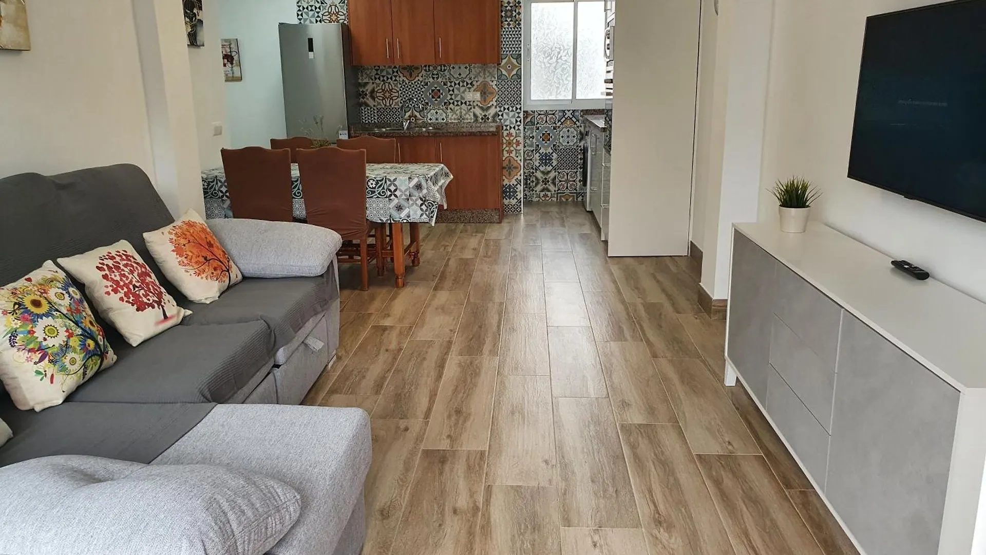 Apartment Wohnung In Nerja Mit Terrasse